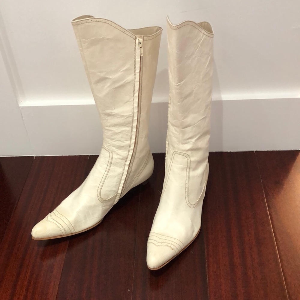 HENRY BEGUELIN Ivory cream leathers boots .